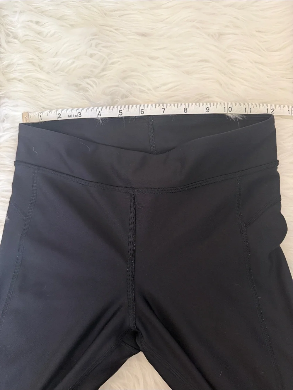 Under Armour Black Capri Leggings | Women’s Size Small | Cropped - Picture 4 of 8